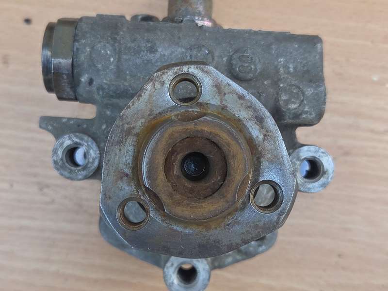 Хидравлична помпа за VW Golf 4 image