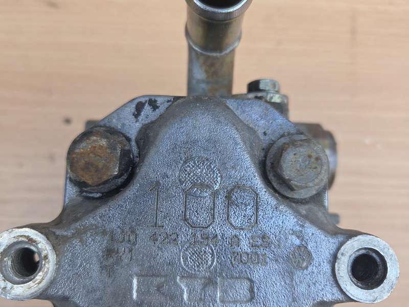 Хидравлична помпа за VW Golf 4 image