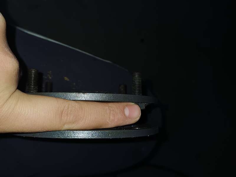 Продавам дистанционни втулки за тоарег 2002г-2007г image