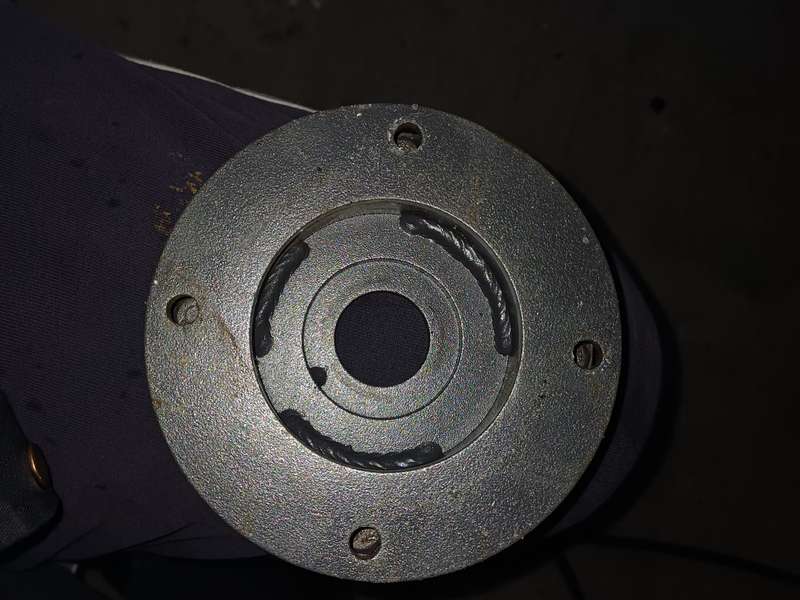 Продавам дистанционни втулки за тоарег 2002г-2007г image