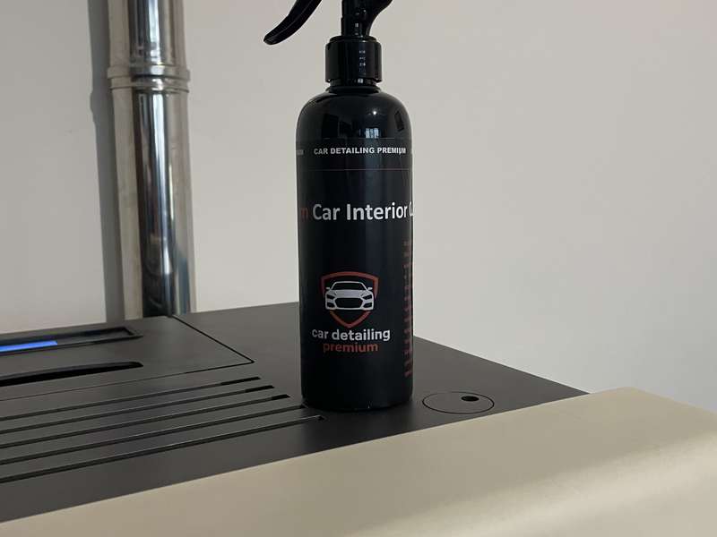 Препарат за почистване и запазване на палстмаси image