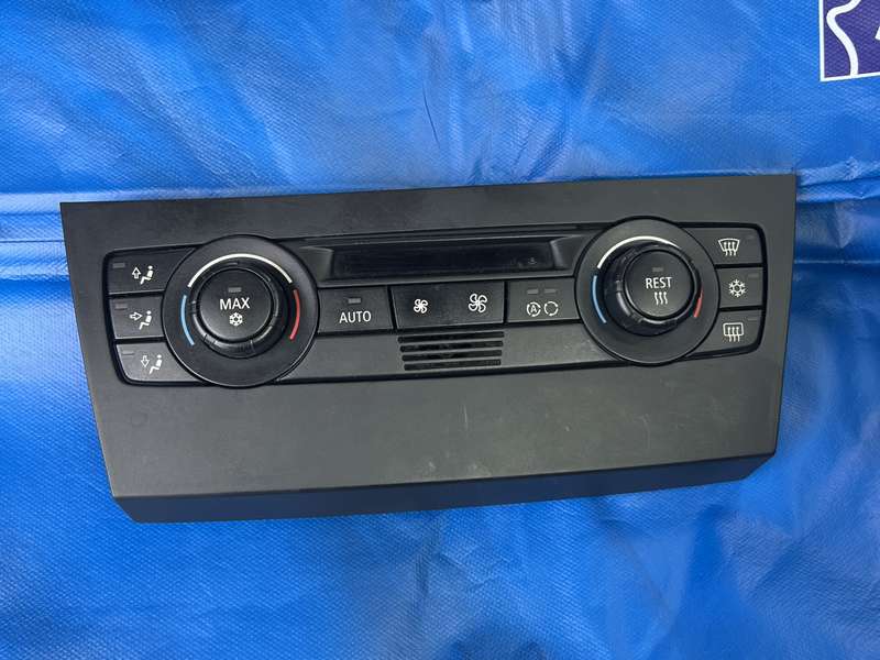 Климатроник | Панел за BMW e90/91/92/93 image