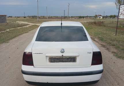 Фолцваген Пасат б5 1.9тди 110коня НА ЧАСТИ image