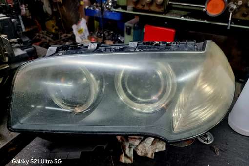 Продавам ляв завиващ фар за BMW X3 E83 image